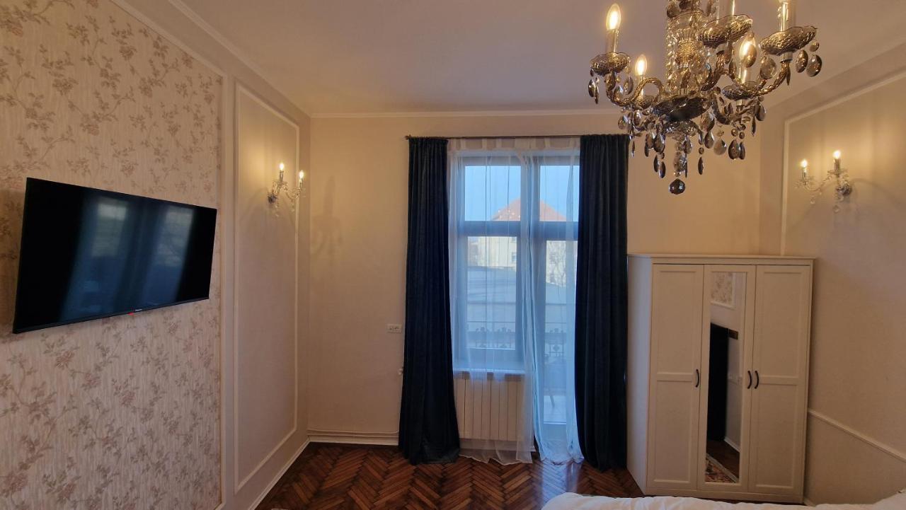 Uvs Central Luxury Apartment Nagyvárad Kültér fotó