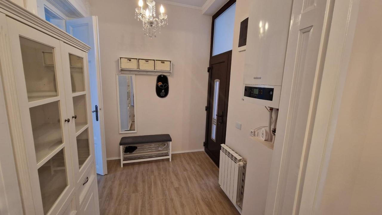 Uvs Central Luxury Apartment Nagyvárad Kültér fotó