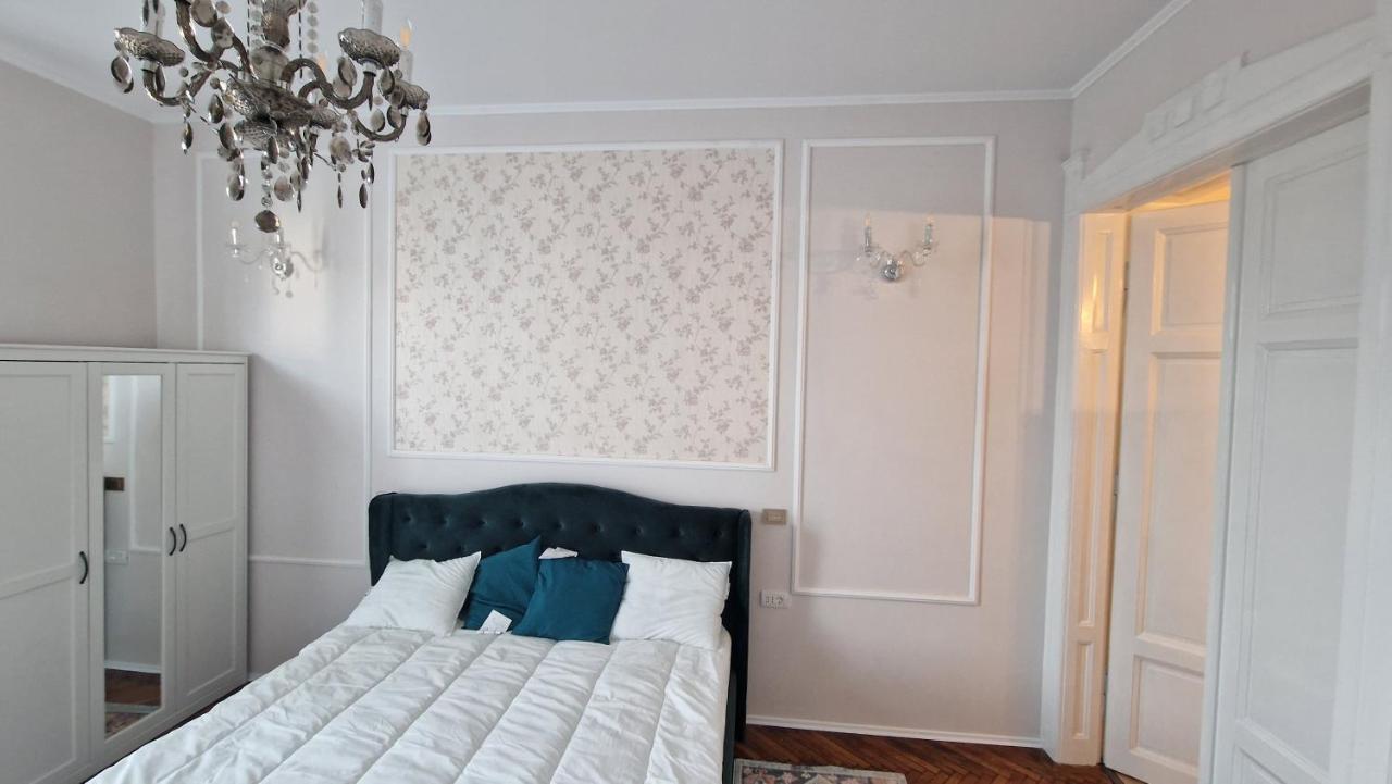 Uvs Central Luxury Apartment Nagyvárad Kültér fotó